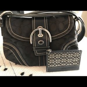 💯Coach signature Black Hobo Handbag andcoin purse